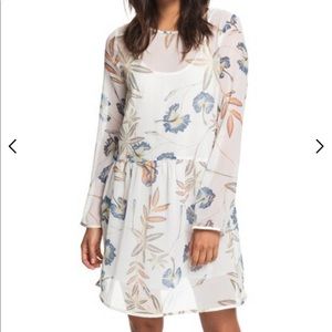 Roxy Amazing Wave dress in Marshmallow Bird Flower